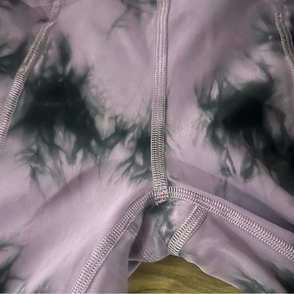 Lululemon Fast and Free Purple High Rise Tie Dye Legging - Picture 4 of 11